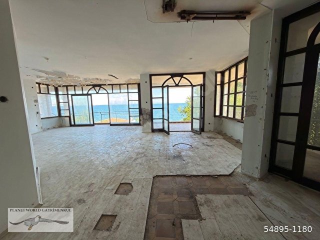 Planet’ten Deniz Manzaralı Havuzlu Rıhtımlı Düz Arazili Yalı - Görsel 29