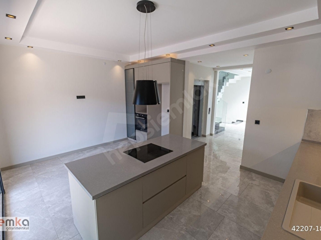 Yelkide 5+2 Asansörlü Satılık Lüks Villa - Görsel 24