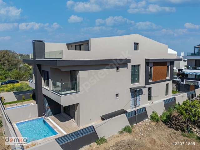 Yelkide 5+2 Asansörlü Satılık Lüks Villa - Görsel 9