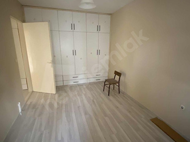 100.YIL MAH. 3+1 PARKELİ BOYALI ARA KAT KİRALIK DAİRE ! - Görsel 11