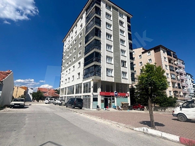 İBRAHİM TAHTAKILIÇ CADDESİ ÜZERİNDE ARA KAT 2+1 SATILIK DAİRE - Görsel 10