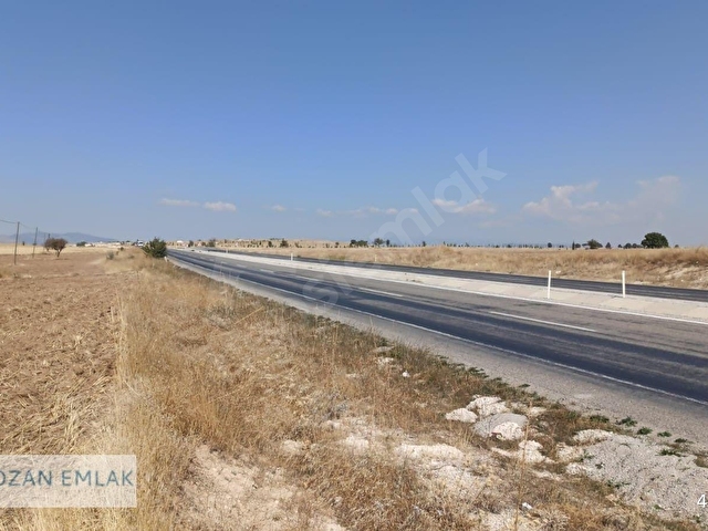 UŞAK-DENİZLİ YOLU ÜZERİ AKARCADA  OZAN DAN SATILIK TARLA - Görsel 14