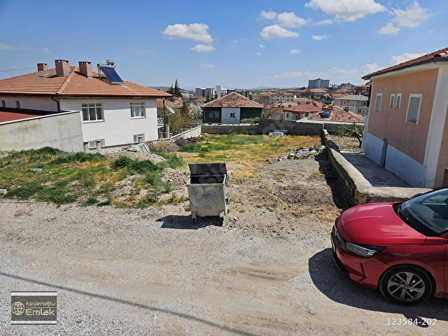 SATILIK İMARLI ARSA 606m2