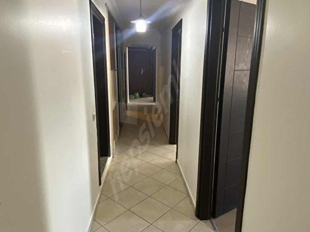 BODRUM YOLU ÜSTÜNDE DOĞAL GAZLI GENİŞ 3+1 DAİRE - Görsel 4
