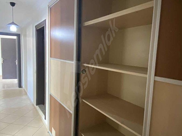 BODRUM YOLU ÜSTÜNDE DOĞAL GAZLI GENİŞ 3+1 DAİRE - Görsel 2