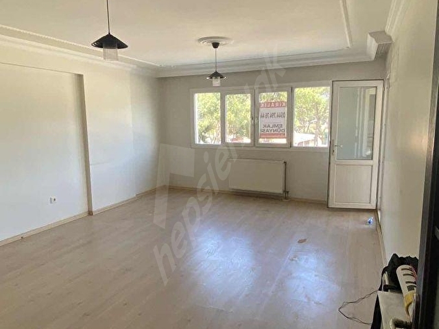 BODRUM YOLU ÜSTÜNDE DOĞAL GAZLI GENİŞ 3+1 DAİRE - Görsel 5