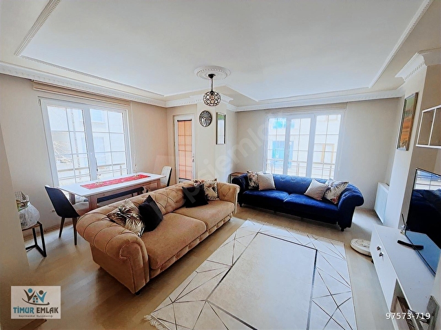 ŞÜKRÜBEY METROBÜSE 2 DAKİKA SATILIK 2+1 ARAKAT DAİRE - Görsel 3