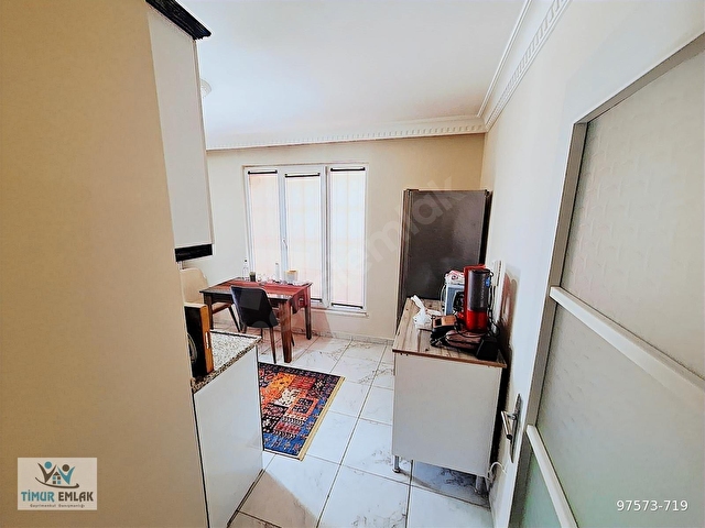 ŞÜKRÜBEY METROBÜSE 2 DAKİKA SATILIK 2+1 ARAKAT DAİRE - Görsel 16