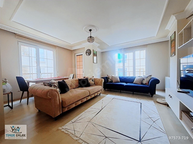 ŞÜKRÜBEY METROBÜSE 2 DAKİKA SATILIK 2+1 ARAKAT DAİRE