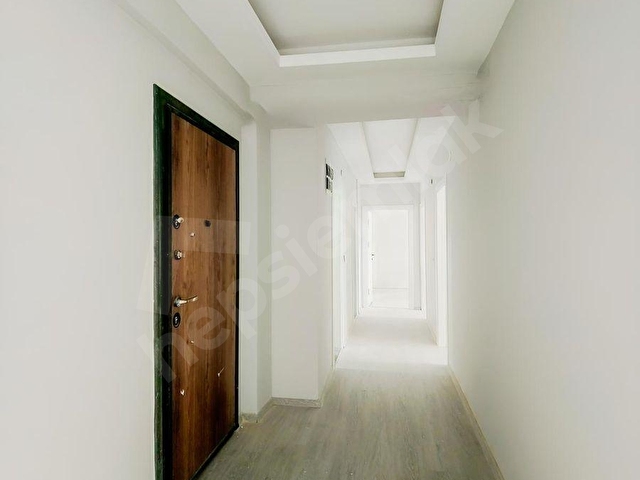CENGİZ TOPEL CADDESİ ÜZERİNDE DENİZ MANZARALI SATILIK 3+1 DAİRE - Görsel 4