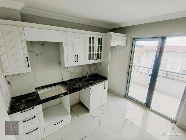 CENGİZ TOPEL CADDESİ ÜZERİNDE DENİZ MANZARALI SATILIK 3+1 DAİRE - Görsel 3