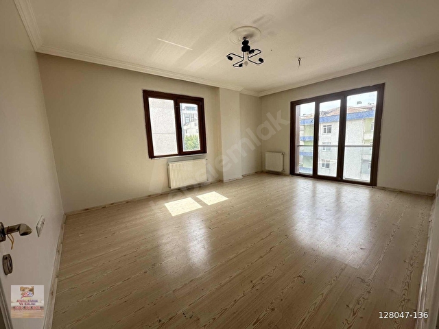 GÜLLÜBAĞLAR MH HASTANEYE METROYA OKULA YAKIN 2+1 KİRALIK DAİRE