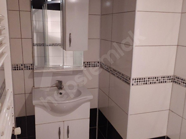 ÇARŞIDA,CADDE ÜSTÜ,HER YERE YAKIN,KOMBİLİ,EŞYALI KİRALIK STÜDYO DAİRE - Görsel 6