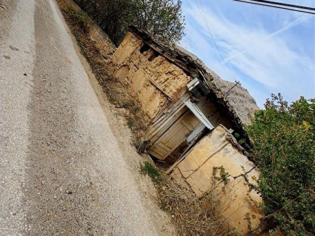 SOĞUCAK BAĞLARINDA İMARA AÇIK YOL KENARI ARSA - Görsel 7