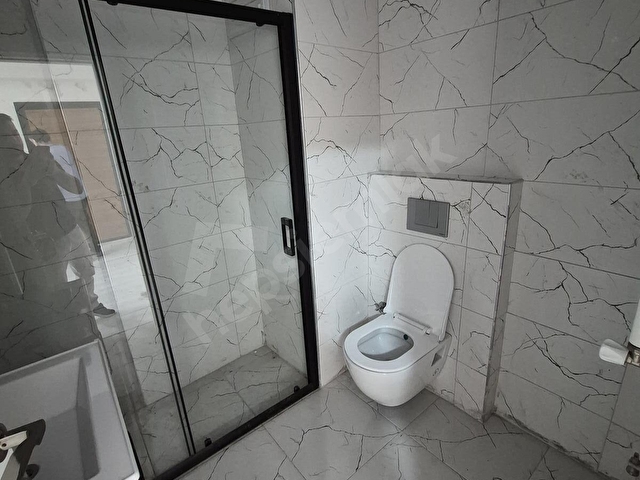 SU DEPOSU CİVARI 1+1 HAVUZLU SİTE İÇİ -ARAKAT- KAPALI CAM BALKON - Görsel 12
