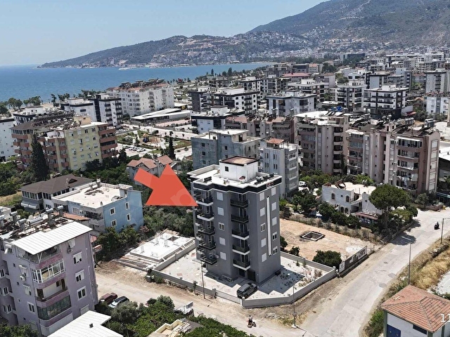SÜPER KONUMDA DENİZ MANZARALI VE İSKANLI GENİŞ 1+1 DAİRE