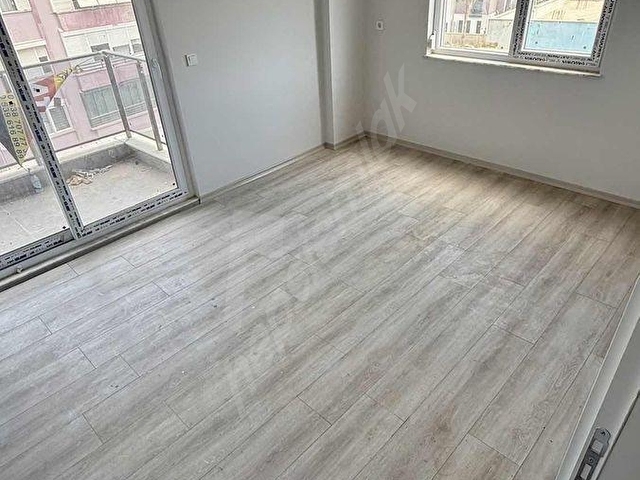 SÜPER KONUMDA DENİZ MANZARALI VE İSKANLI GENİŞ 1+1 DAİRE - Görsel 10