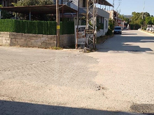 İki katlı bina konut veya iş yeri olarak kullanılabilir Hatay Caddesine sıfır köşe parsel satılık - Görsel 2