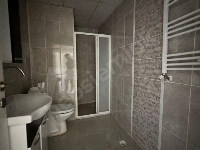ZÜBEYDE HANIM CADDESİNDE KİRALIK 2+0 DAİRE - Görsel 10