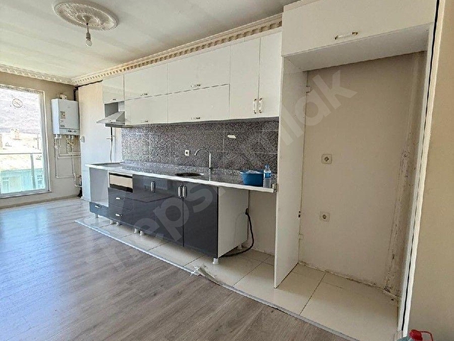 ZÜBEYDE HANIM CADDESİNDE KİRALIK 2+0 DAİRE - Görsel 11