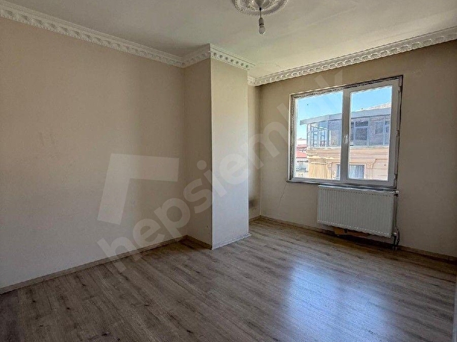ZÜBEYDE HANIM CADDESİNDE KİRALIK 2+0 DAİRE - Görsel 15