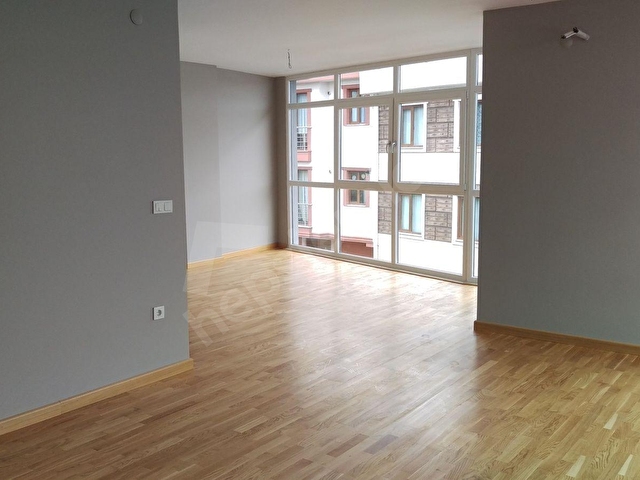 ÇEKMEKÖY, PLATİN EVLERDE, GÜNEY CEPHE, 220 m2 KEYİFLİ ÇATI DUBLEX - Görsel 3