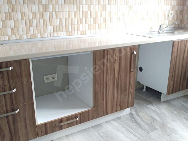 ÇEKMEKÖY, PLATİN EVLERDE, GÜNEY CEPHE, 220 m2 KEYİFLİ ÇATI DUBLEX - Görsel 14