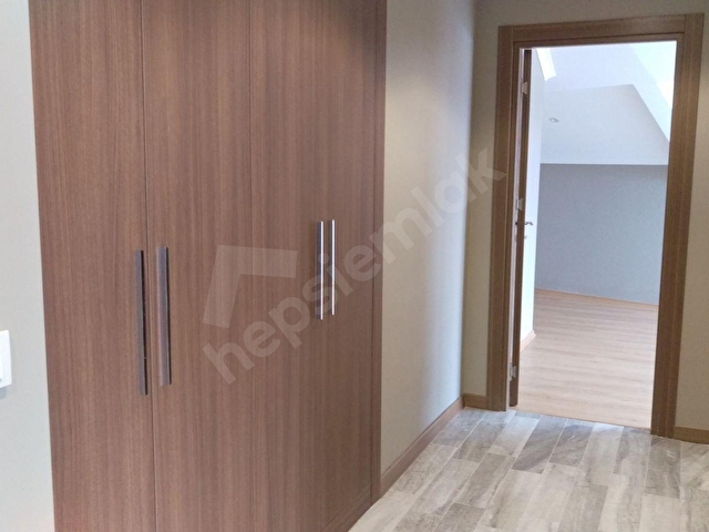 ÇEKMEKÖY, PLATİN EVLERDE, GÜNEY CEPHE, 220 m2 KEYİFLİ ÇATI DUBLEX - Görsel 8