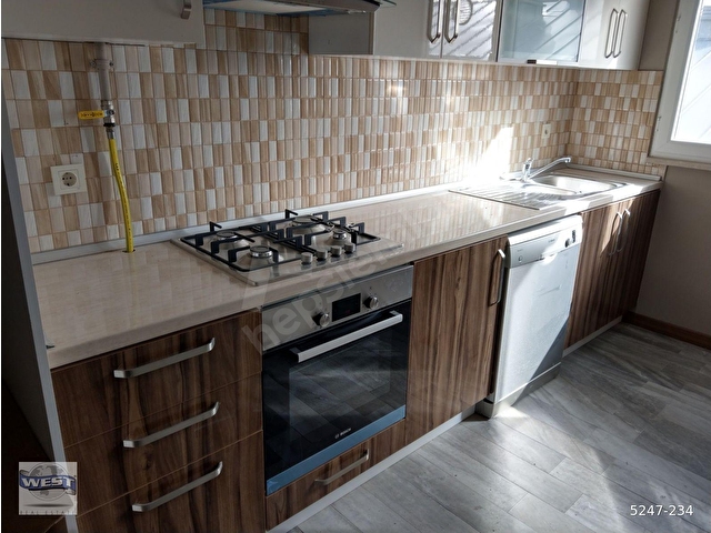 ÇEKMEKÖY, PLATİN EVLERDE, GÜNEY CEPHE, 220 m2 KEYİFLİ ÇATI DUBLEX - Görsel 10