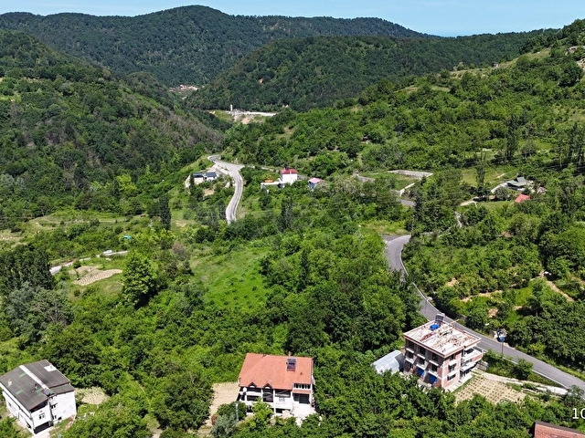 CTN GROUPTAN UZUNGÜNEY KÖYÜNDE 570 M² YOL KENARINDA ARSA
