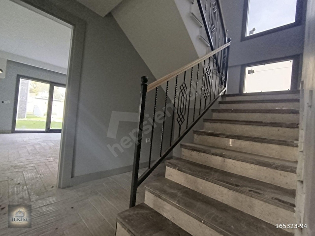 PELİTKÖY DE GİRİŞ KATI ÖZGÜRLÜĞÜ SUNAN, IŞIĞIN EVİ 4+1 VİLLA - Görsel 19