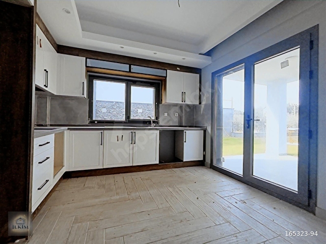 PELİTKÖY DE GİRİŞ KATI ÖZGÜRLÜĞÜ SUNAN, IŞIĞIN EVİ 4+1 VİLLA - Görsel 24