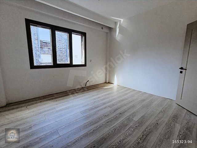 PELİTKÖY DE GİRİŞ KATI ÖZGÜRLÜĞÜ SUNAN, IŞIĞIN EVİ 4+1 VİLLA - Görsel 5