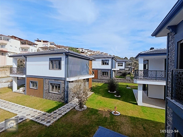 PELİTKÖY DE GİRİŞ KATI ÖZGÜRLÜĞÜ SUNAN, IŞIĞIN EVİ 4+1 VİLLA - Görsel 2