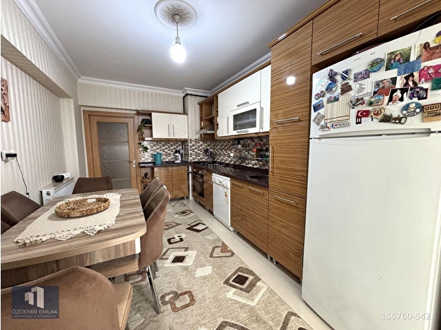 ÖZDEMİR EMLAKTAN CADDE ÜSTÜ SİTEDE 3+1 150M² YAPILI ÇİFT BANYO - Görsel 4