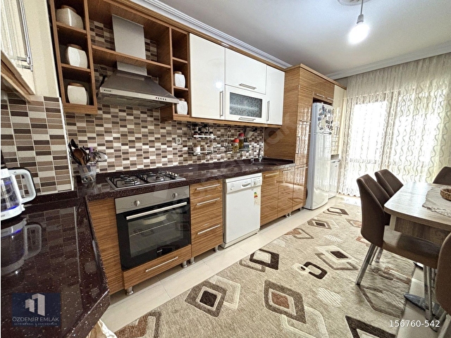 ÖZDEMİR EMLAKTAN CADDE ÜSTÜ SİTEDE 3+1 150M² YAPILI ÇİFT BANYO - Görsel 6