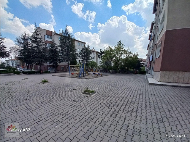 Sehat Mahallesinde,İyi Yapılı,Cad.Üzerinde ,Okullara Yakın 3+1 - Görsel 10