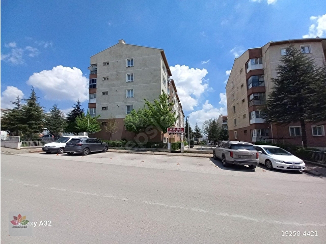 Sehat Mahallesinde,İyi Yapılı,Cad.Üzerinde ,Okullara Yakın 3+1 - Görsel 7
