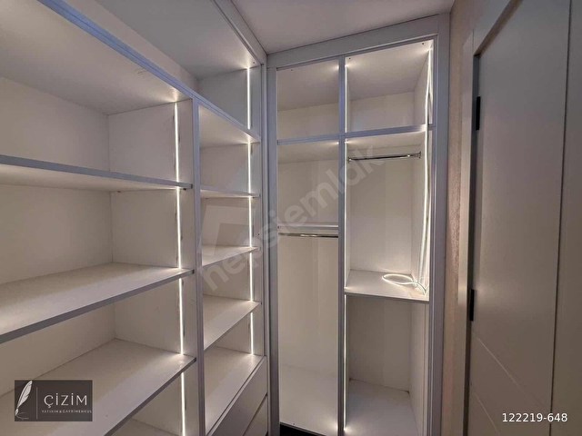 Yenişafakta Havuzlu Sitede K.Otoparklı 3+1 Satılık Lüks Daire - Görsel 10