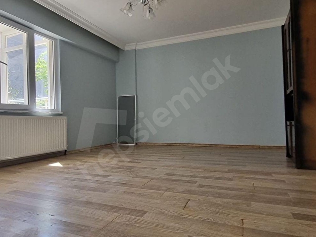 HUZUR EMLAKTAN TEKİRDAĞ ÇİFTLİKÖNÜNDE BAHÇELİ SATILIK 3+1 GENİŞ DAİRE - Görsel 23