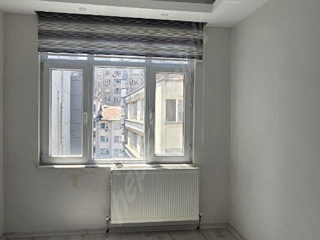 KIZILAY İNKILAP SOKAKTA ÖN CEPHE ASANSÖRLÜ - Görsel 16