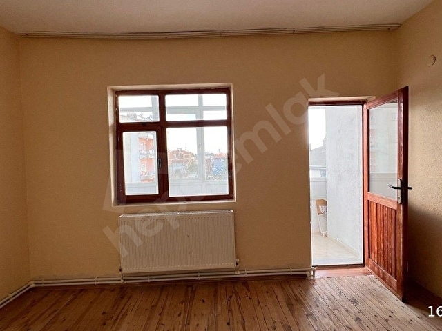 YENİ HASTANE BÖLGESİNDE SATILIK UYGUN FİYATLI & BAKIMLI 2+1 ÜST KAT DAİRE - Görsel 10