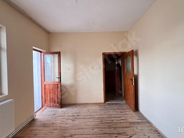 YENİ HASTANE BÖLGESİNDE SATILIK UYGUN FİYATLI & BAKIMLI 2+1 ÜST KAT DAİRE - Görsel 12