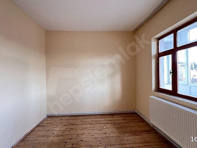 YENİ HASTANE BÖLGESİNDE SATILIK UYGUN FİYATLI & BAKIMLI 2+1 ÜST KAT DAİRE - Görsel 11