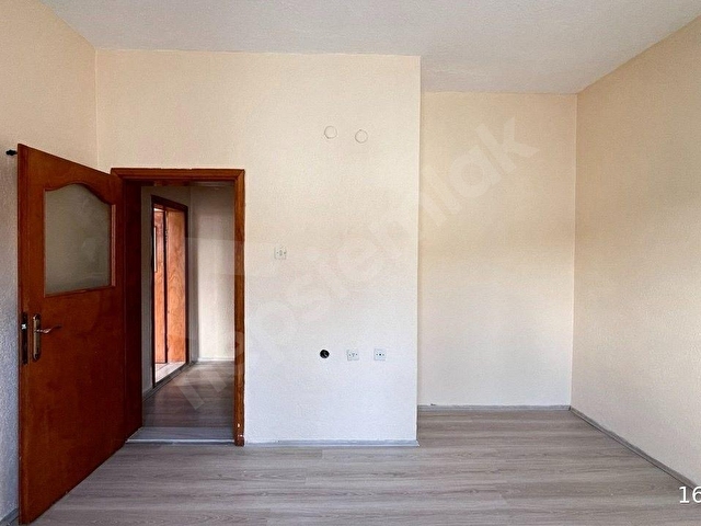 YENİ HASTANE BÖLGESİNDE SATILIK UYGUN FİYATLI & BAKIMLI 2+1 ÜST KAT DAİRE - Görsel 8
