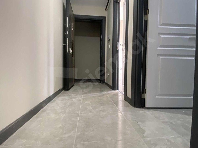 EVAX GAYRİMENKULDEN SIFIR DAİRE CADDEYE YAKIN ARA KAT - Görsel 2