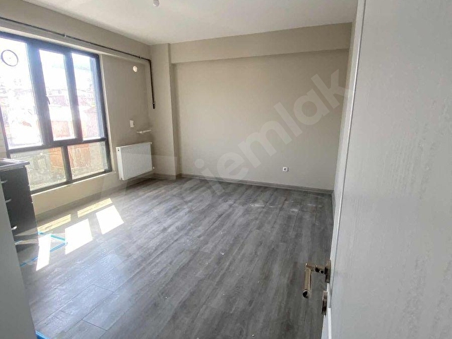 EVAX GAYRİMENKULDEN SIFIR DAİRE CADDEYE YAKIN ARA KAT - Görsel 13