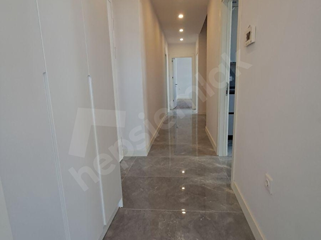 ÇATALÇEŞMEDE CADDEYE ÇOK YAKIN SIFIR 4+1 DENİZ MANZARALI TERASL - Görsel 24