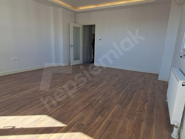ÇATALÇEŞMEDE CADDEYE ÇOK YAKIN SIFIR 4+1 DENİZ MANZARALI TERASL - Görsel 26