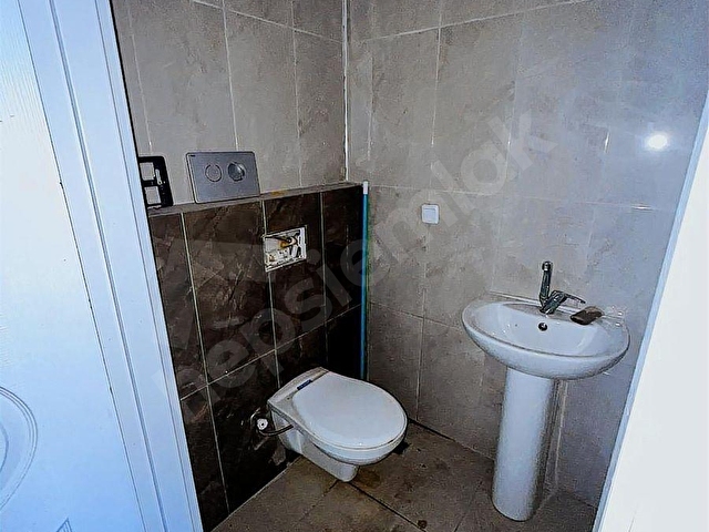 ŞEHİR HASTANESİ KARŞISINDA 80M2 SATILIK BODRUMLU DÜKKAN - Görsel 8